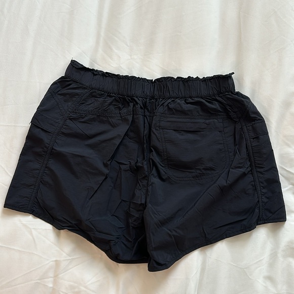 FP Movement In The Wild Short - Picture 5 of 6